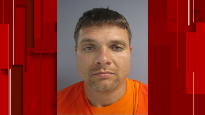 Autoriteiten zoeken naar gezochte verdachte die voor het laatst is gezien in Guadalupe County