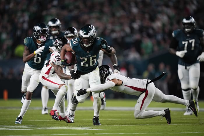 Barkley's cruciale drop laat in het vierde kwart de Eagles in de as leggen in een 22-21 verlies tegen Atlanta Falcons