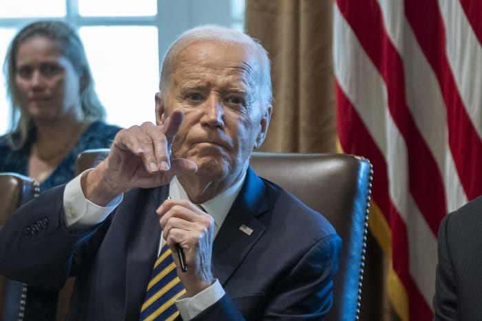 Biden begint aan een druk buitenlands beleid, terwijl bezorgde bondgenoten hun blik richten op Trump en Harris
