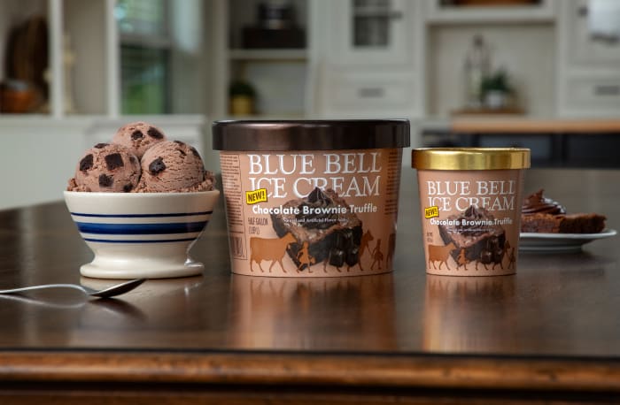 Blue Bell onthult nieuwste ijssmaak: Chocolate Brownie Truffle Ice Cream