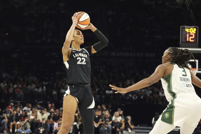 De halve finales van de WNBA bestaan ​​uit topspelers, een herkansing in de finale en teams die op zoek zijn naar eerste titels