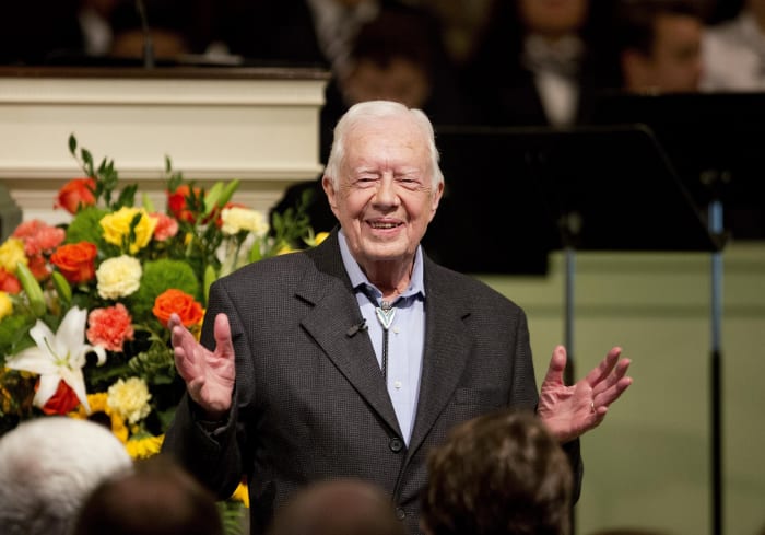 Jimmy Carter ontvangt Holbrooke-prijs van Dayton Literary Peace Prize Foundation
