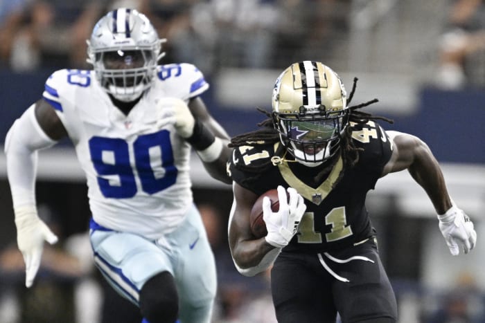 Kamara scoort 4 TD's, Saints beëindigen Cowboys' 16-game thuis streak in reguliere seizoen met 44-19 overwinning