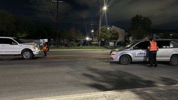 Man aangereden door vrachtwagen, gedood op Northwest Side, zegt SAPD