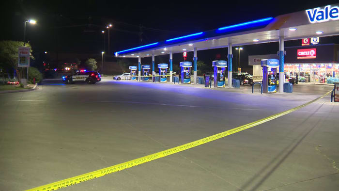 Man neergeschoten terwijl hij benzine pompte in South Side, zegt SAPD
