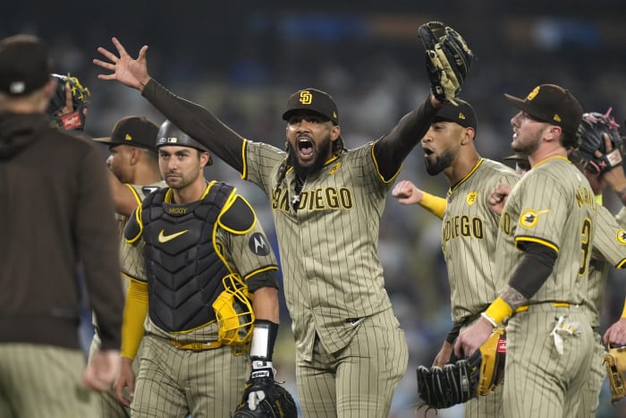 Padres zet triple play om en verovert play-offplek met 4-2 overwinning op Dodgers