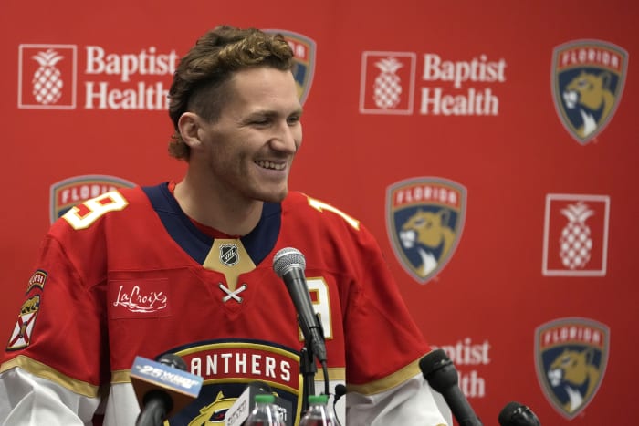 Panthers-ster Matthew Tkachuk vertelt openhartig over de dood van zijn vriend Johnny Gaudreau