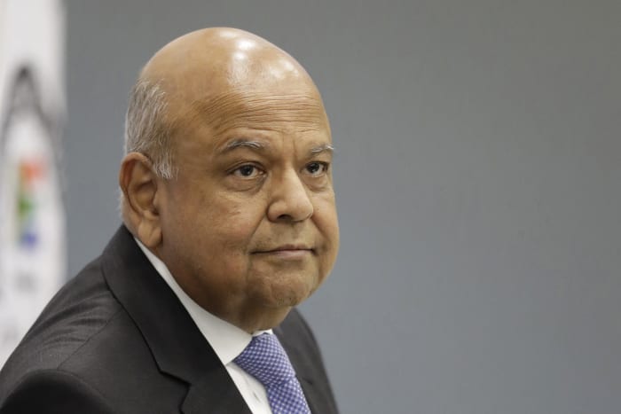 Pravin Gordhan, een minister van de Zuid-Afrikaanse regering die activist was tegen apartheid, overlijdt op 75-jarige leeftijd