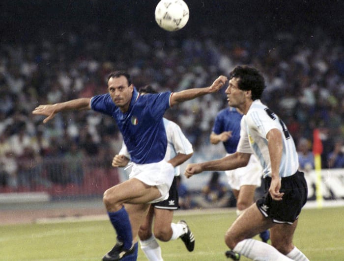 Salvatore 'Totò' Schillaci, de Italiaanse spits die topscorer was op het WK van 1990, overlijdt op 59-jarige leeftijd