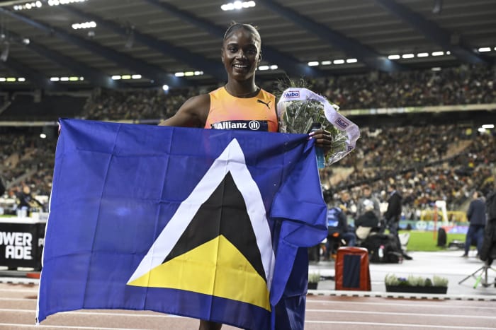 St. Lucia's eerste Olympische medaillewinnaar keert onder gejuich en calypso terug naar huis