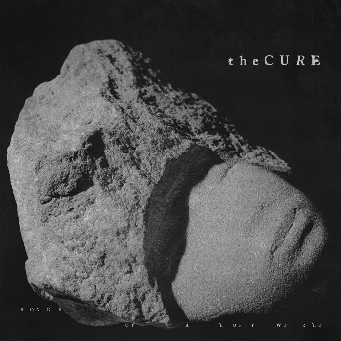 The Cure kondigt een nieuw album aan en brengt zijn eerste nieuwe nummer in 16 jaar uit, 'Alone'