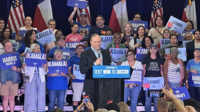 Tweede heer Douglas Emhoff spreekt op bijeenkomst in San Antonio