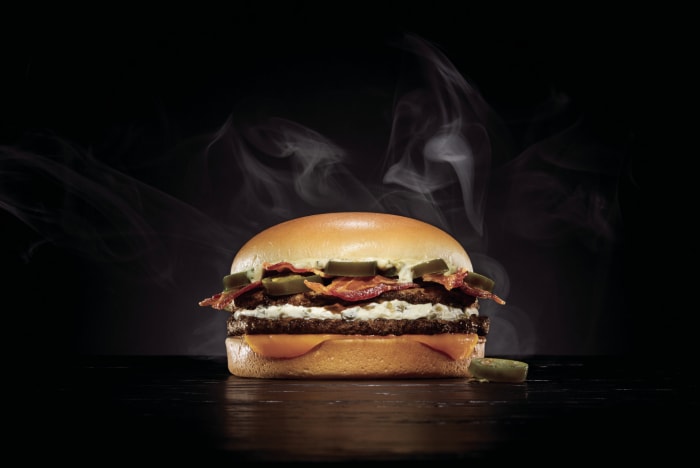 Whataburger introduceert deze dinsdag de nieuwe Bacon Blaze Jalapeño Double burger