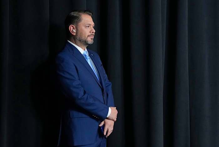 Amerikaanse Senaatskandidaat Ruben Gallego, D-Ariz., spreekt tijdens een debat met de Republikeinse uitdager Kari Lake, woensdag 9 oktober 2024, in Phoenix. (Cheryl Evans/Republiek Arizona via AP)