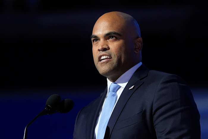 BESTAND - Vertegenwoordiger Colin Allred, D-Texas, spreekt tijdens de Democratische Nationale Conventie op 22 augustus 2024 in Chicago. (AP Foto/Paul Sancya, Bestand)