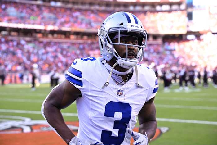 Dallas Cowboys brede ontvanger Brandin Cooks (3) rent het veld op tijdens een NFL-voetbalwedstrijd tegen de Cleveland Browns, zondag 8 september 2024 in Cleveland. De Cowboys wonnen met 33-17. (AP-foto/David Richard)