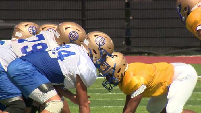 De 6-0 Mules zullen vrijdag gastheer zijn van 6-0 Victoria West voor een District 13-5A DII-strijd