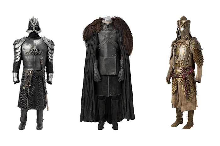 Deze combinatie van afbeeldingen vrijgegeven door Heritage Auctions toont kostuums gedragen door personages uit "Spel der tronen," van links: pantser gedragen door Gregor "De berg" Clegane, Jon Snow's Night's Watch-ensemble en het volledige Kingsguard-pantser van Jaime Lannister. (Erfgoedveilingen via AP)