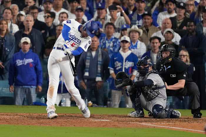 Freeman slaat eerste walk-off slam in de geschiedenis van de World Series terwijl Dodgers Yankees met 6-3 verslaan in klassieke opener