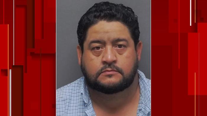 Guillen Reyes, 41, werd gearresteerd en beschuldigd van wreedheid tegen vee.