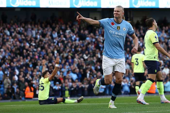 Haaland stuurt Man City naar de top van de Premier League