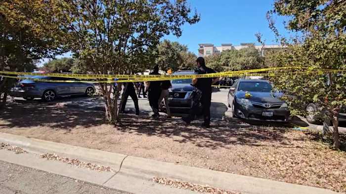 Peuter vuurde per ongeluk een pistool af, waarbij de elf maanden oude Khamari Lang om het leven kwam, zegt de politie