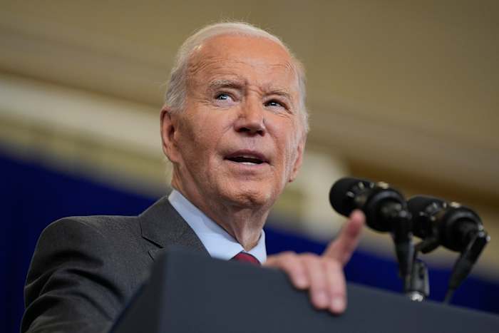 President Joe Biden maakt opmerkingen over het verlagen van de kosten van geneesmiddelen op recept, op NHTI Concord Community College, dinsdag 22 oktober 2024, in Concord, NH (AP Photo/Manuel Balce Ceneta)