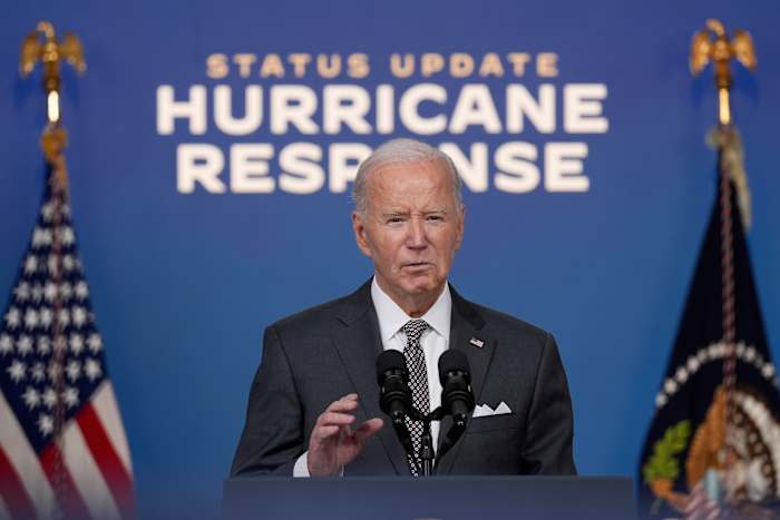 President Joe Biden spreekt en geeft een update over de impact en de voortdurende reactie op de orkaan Milton, in het South Court Auditorium op het Witte Huis-complex in Washington, donderdag 10 oktober 2024. (AP Photo/Susan Walsh)