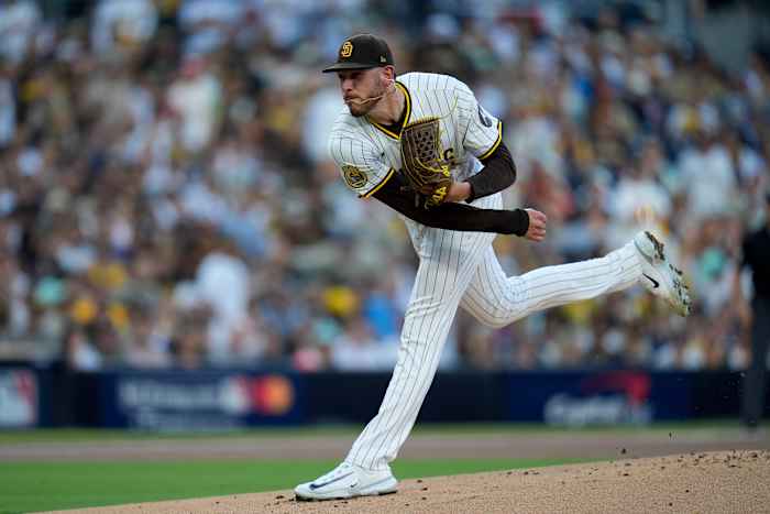 San Diego Padres startende werper Joe Musgrove gooit naar een Atlanta Braves-slagman tijdens de eerste inning in Game 2 van een NL Wild Card Series-honkbalwedstrijd woensdag 2 oktober 2024 in San Diego. (AP-foto/Gregory Bull)