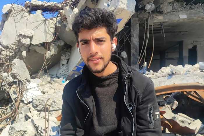 Shaban al-Dalu, een 19-jarige universiteitsstudent, te zien op deze ongedateerde afbeelding, was een van de vijf mensen die omkwamen bij een Israëlische aanval die een tentenkamp voor ontheemden trof op de binnenplaats van het Al-Aqsa Martyrs Hospital in het centrum van de stad. stad Deir al-Balah op maandag 13 oktober 2024. (Al-Dalu familiefoto via AP)