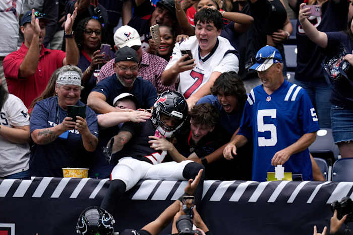 Stroud gooit TD-pass, Mixon voegt score toe terwijl Texanen Colts 23-20 overleven