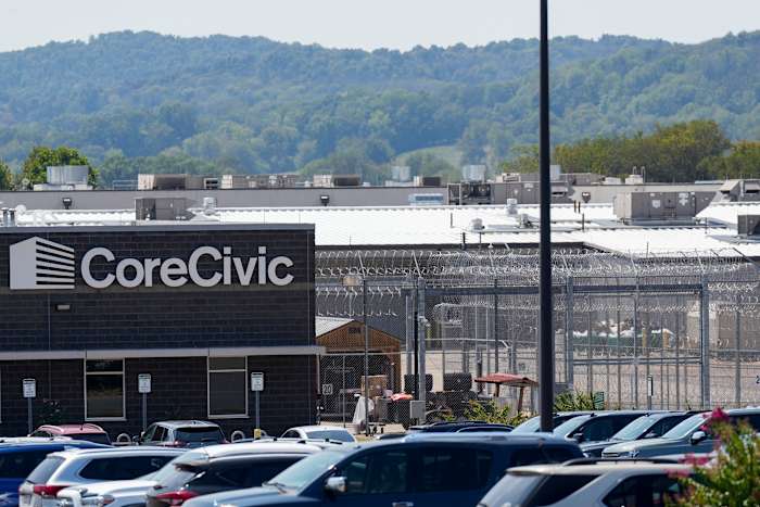 Trousdale Turner Correctional Center beheerd door CoreCivic is te zien op donderdag 29 augustus 2024 in Hartsville, Tennessee. (AP Photo/George Walker IV)