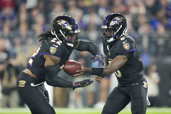 https://www.ksat.com/sports/2024/09/30/henry-runs-for-199-yards-and-jackson-has-3-tds-as-ravens-rout-previously-unbeaten-bills- 35-10/