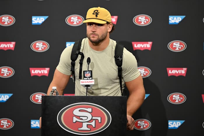 49ers-ster Nick Bosa krijgt een boete van de NFL voor zijn MAGA-hoed, zegt een AP-bron
