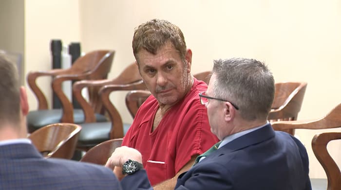 Bond verlaagd voor Brad Simpsons zakenpartner James Cotter