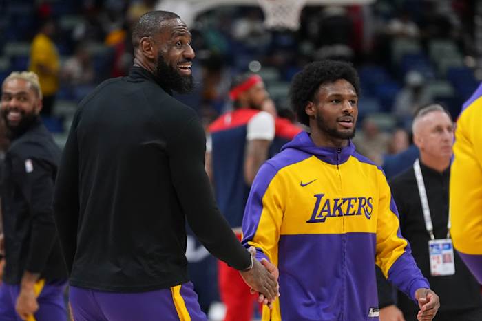 Bronny James heeft een kneuzing aan de linkerhiel en wordt als twijfelachtig beschouwd voor de volgende wedstrijd van de Lakers