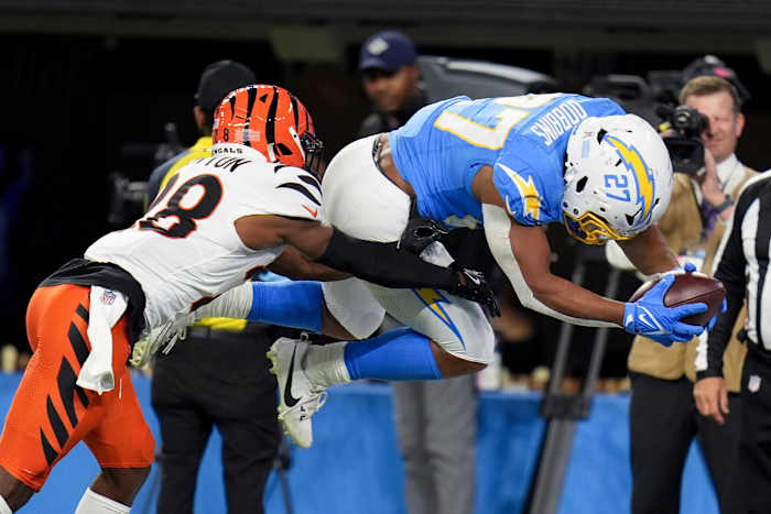 Chargers versloegen Bengals met 34-27 op de late TD van Dobbins nadat ze een voorsprong van 21 punten hadden verspeeld