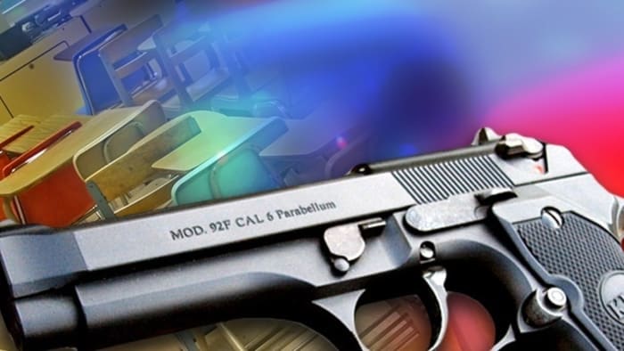 Clemens High School-student gearresteerd omdat hij een wapen droeg op de campus