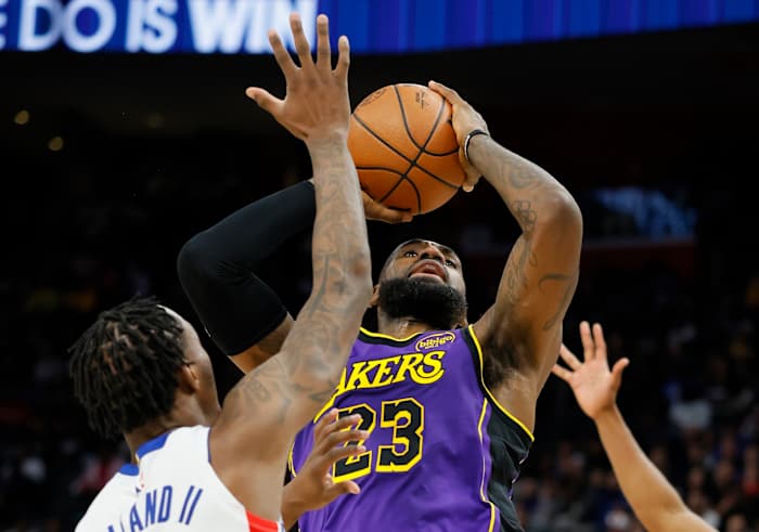 Cunningham heeft 3e triple-double in zijn carrière en helpt de Pistons de Lakers te verslaan, 115-103