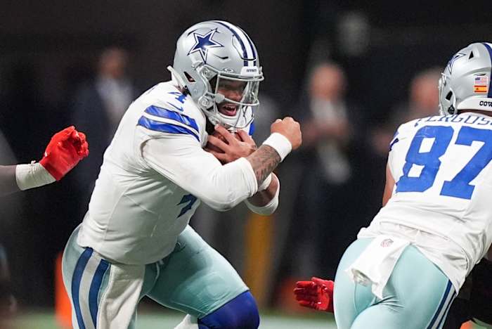 Dak Prescott wil een operatie aan de hamstring vermijden en dit seizoen terugkeren, zegt Jerry Jones