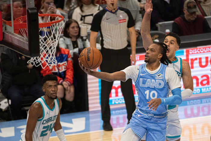 Darius Garland scoort 25, Cavaliers worden 4e team dat met 15-0 begint met 128-114 overwinning op Hornets