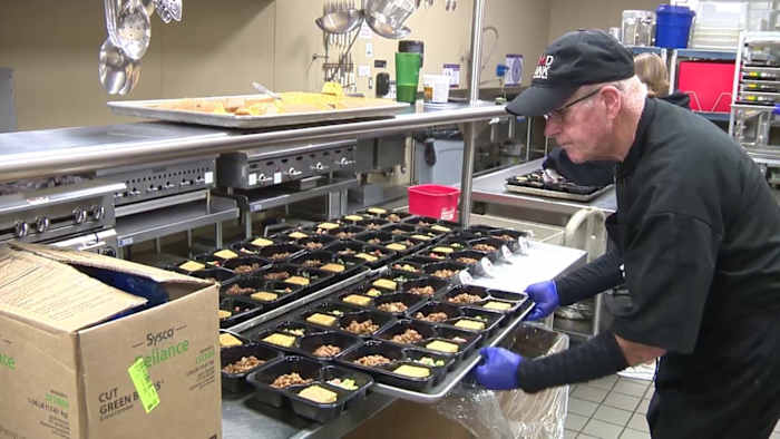 De New Braunfels Voedselbank roept lokale bedrijven op om deze feestdagen de honger te helpen bestrijden