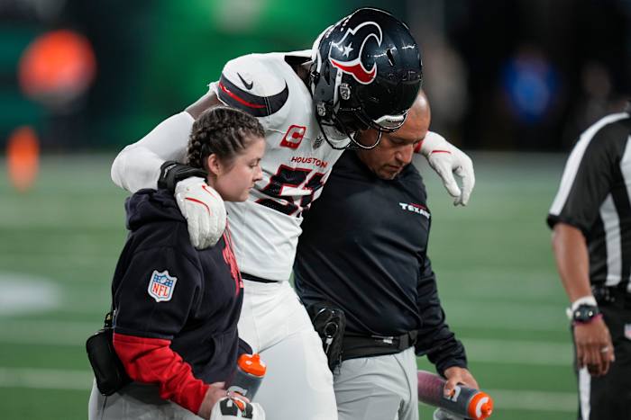 De Texaanse star edge rusher Will Anderson Jr. verlaat de wedstrijd tegen Jets met een enkelblessure