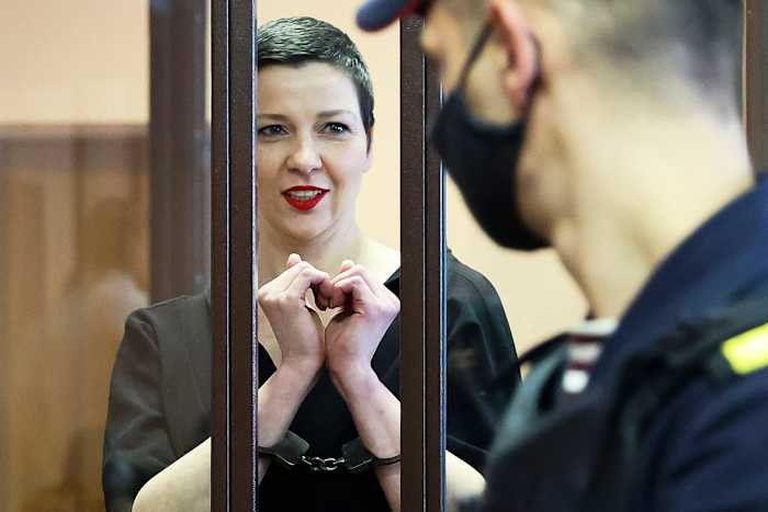 De gevangengenomen Wit-Russische activiste Maria Kolesnikova overweegt gratie te vragen, zegt haar vader