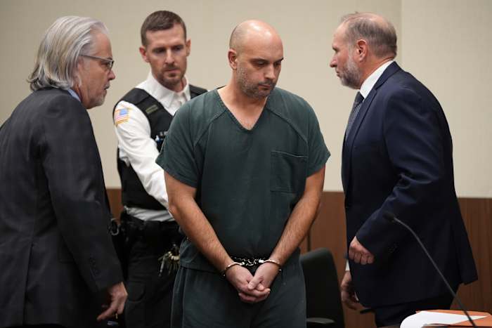 De rechter verlengt de tijd om de chauffeur aan te klagen die ervan wordt beschuldigd Johnny Gaudreau en zijn broer te hebben vermoord