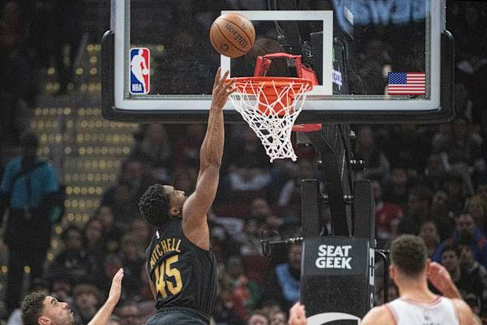 Donovan Mitchell scoort 37, Cavaliers blijven perfect en verbeteren naar 14-0 met 144-126 overwinning op Bulls