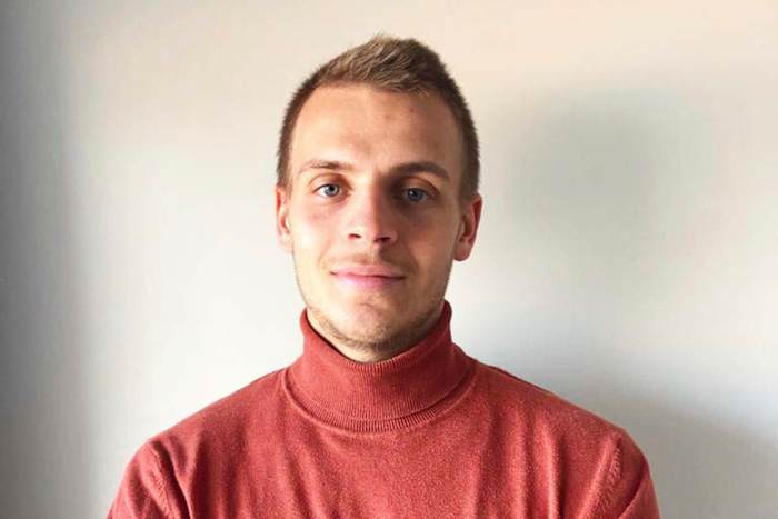 Een Franse student die in Tunesië werd gearresteerd en vastgehouden, keert terug naar Parijs