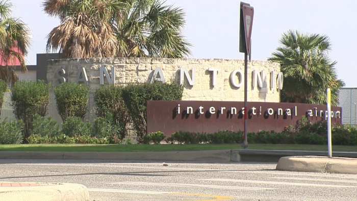 Een blik op de internationale luchthaven van San Antonio voorafgaand aan Thanksgiving-reizen