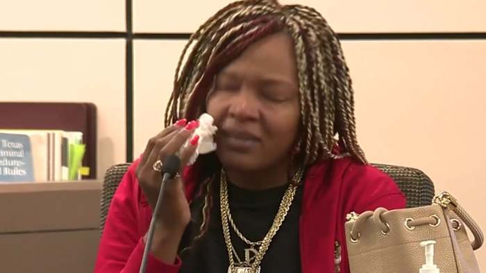 Emotionele dag in de rechtbank als echtgenote, ooggetuige getuigt in moordzaak in de sportschool in San Antonio