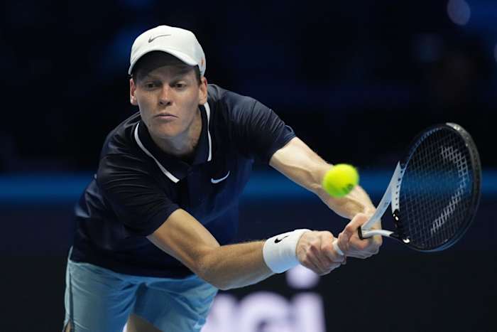 Fritz frustreert Medvedev en de Rus verliest zijn geduld tijdens de ATP Finals. Zondaar verslaat De Minaur
